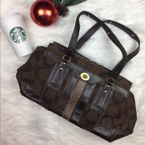 Coach Signature Hamptons Caryall